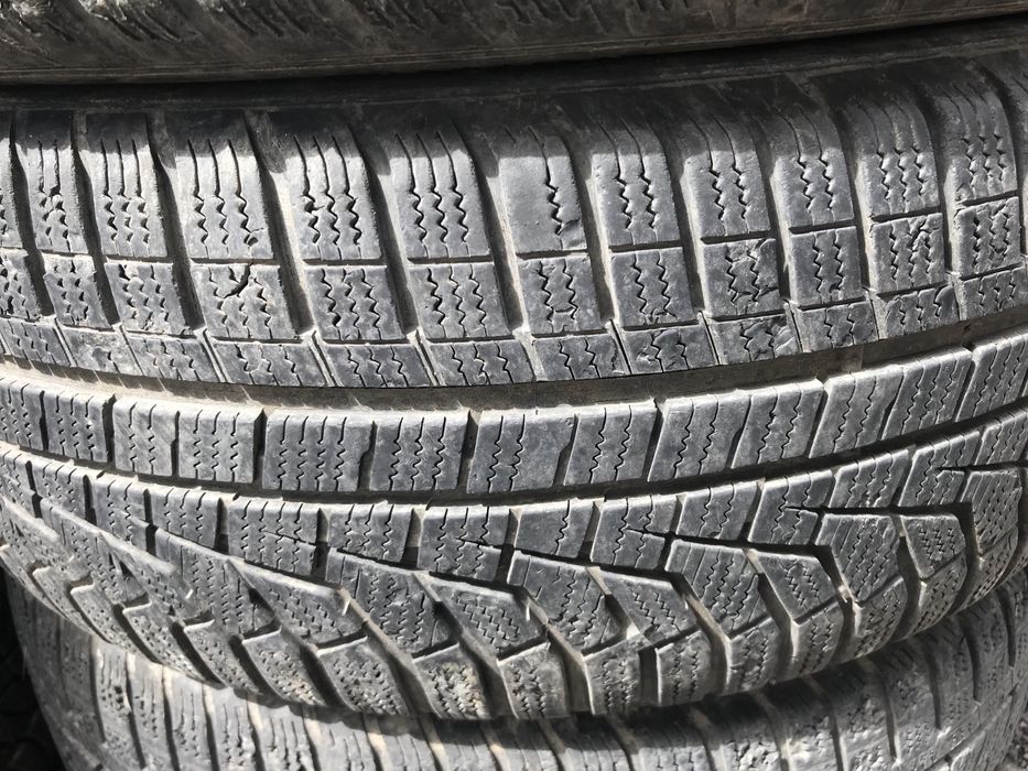 Зимни гуми 18 цола Hankook Winter I cept evo2 SUV 225/55/18 DOT4017