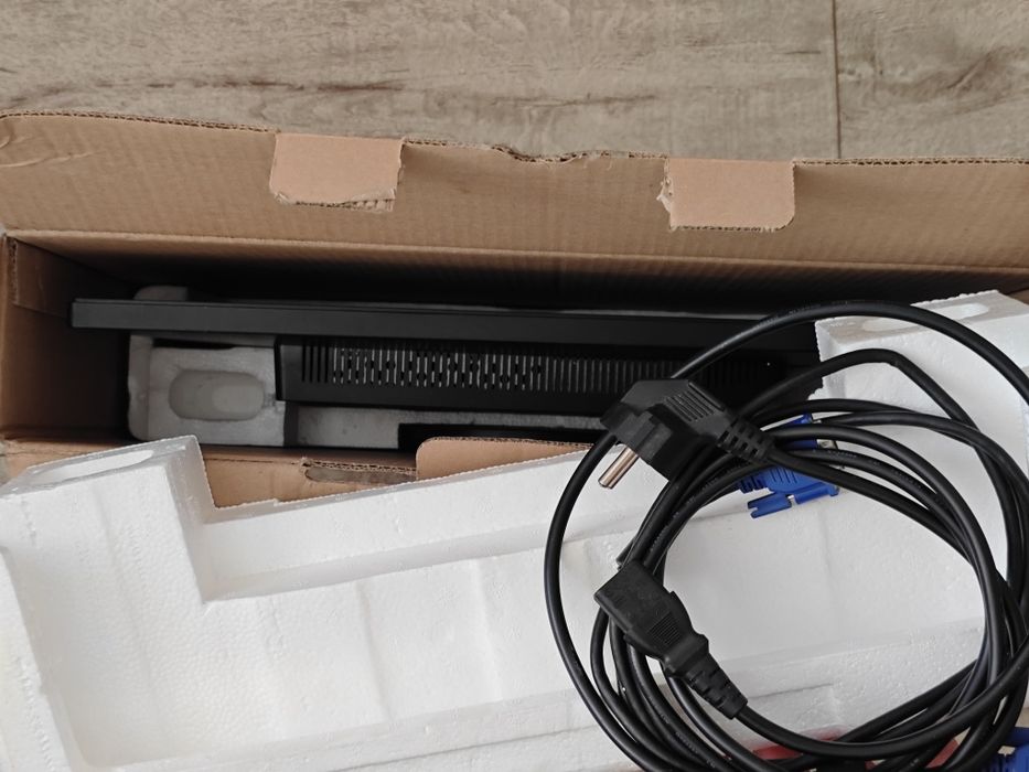 Монитор в отличном состоянии 19"