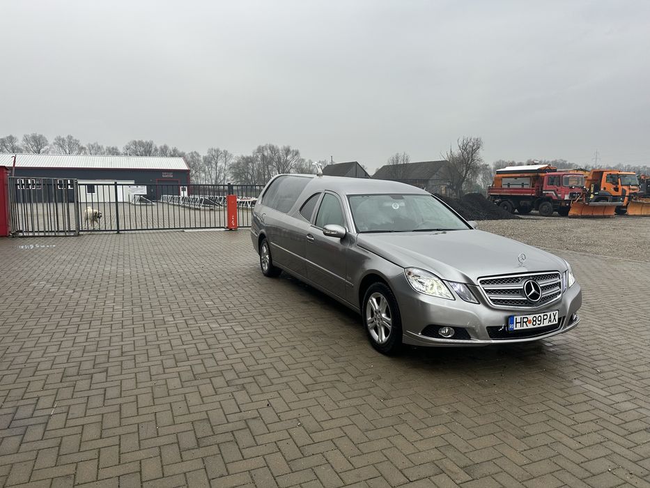 Mercedes Benz E270 SDFunerar / Dric mortuar