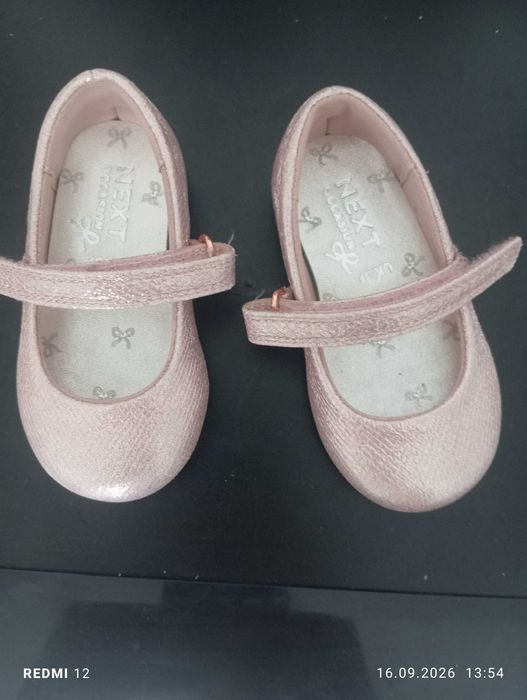Продам детские туфли