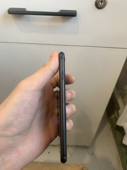 Iphone se [черный]