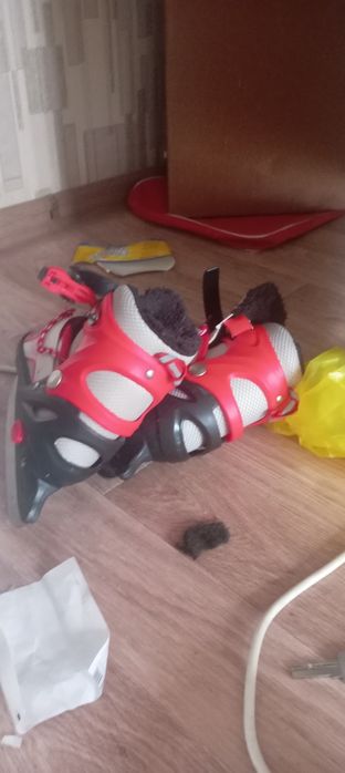 Продам детские вещи за 5 тыс с коньками