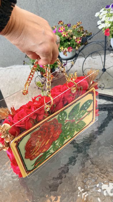 Geantă transparentă cu flori de săpun premium parfumate – Personalizată – Cadou de lux