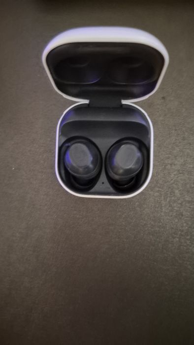 Безжични слушалки Samsung galaxy buds Fe