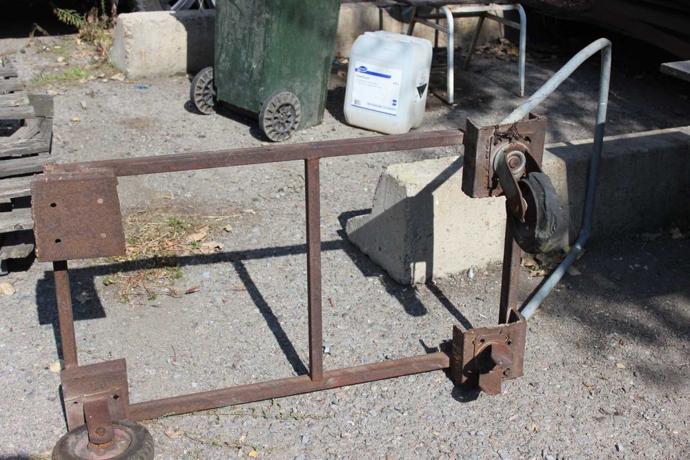 Тележка железная советская