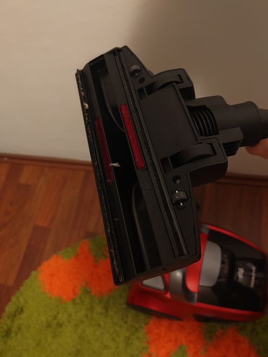Vând aspirator Daewoo