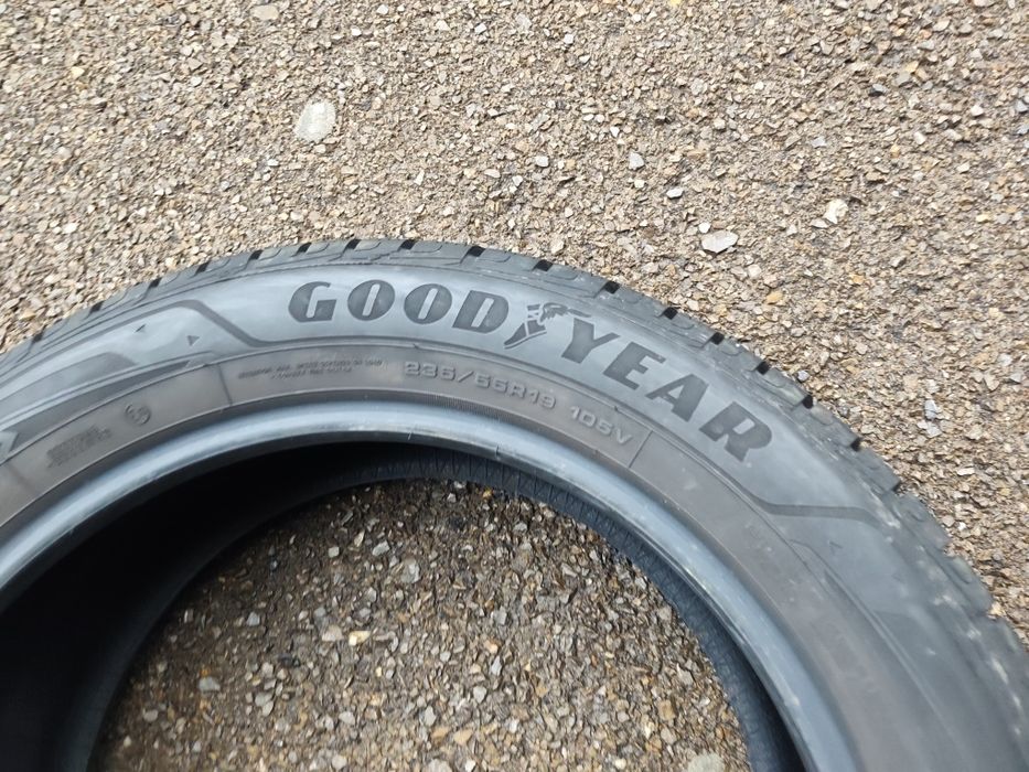 235/55/19" 4бр Good year ultra grip performance, dot3922,7-8mm