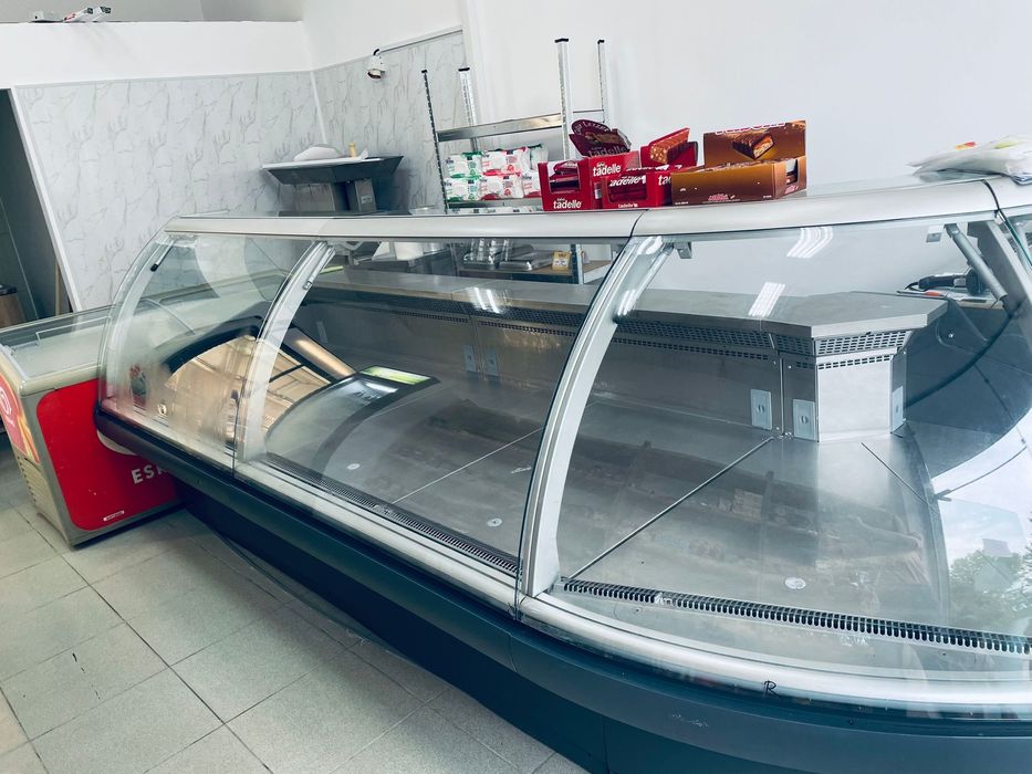 Хладилна витрина 4м