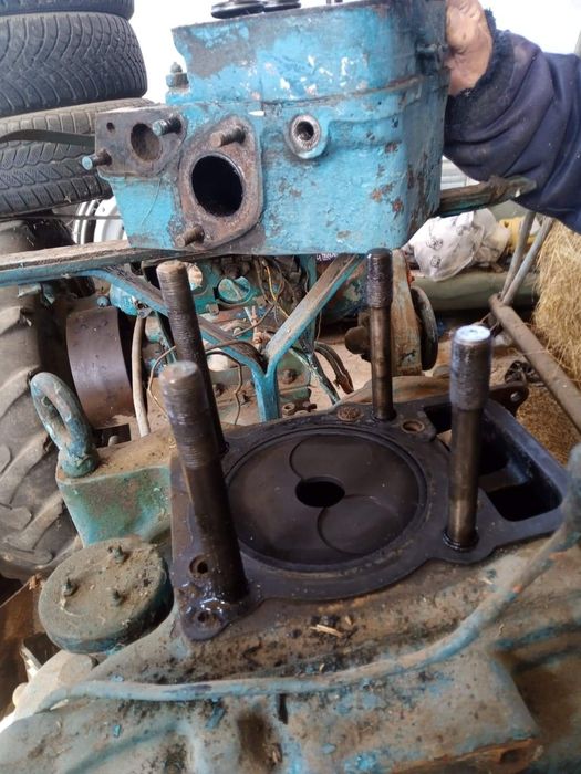 Продавам трактор т16 дт20 т25 и велгер ар45 цели и на части