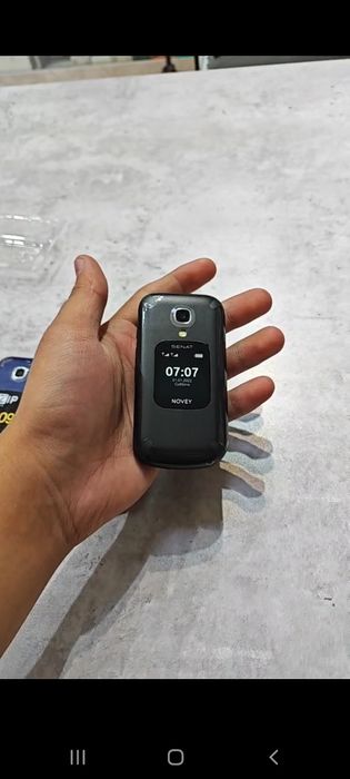 Novey telefoni srochni sotiladi