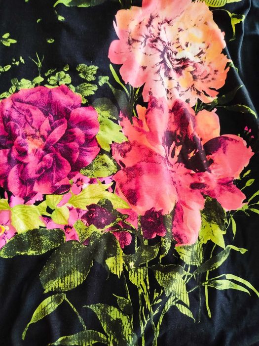 Нова ефирна рокля Маркам - стил и комфорт за лятото