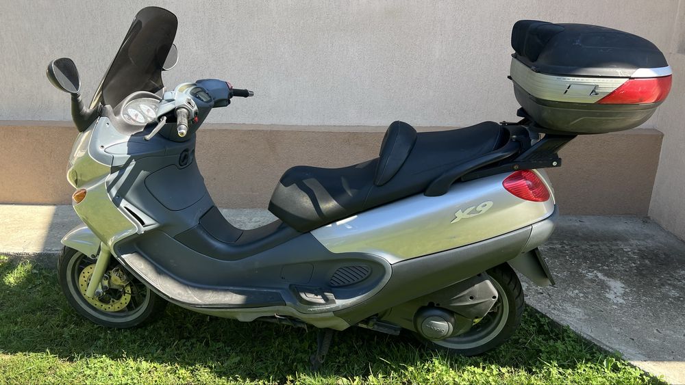 Piaggio  X9 , inmatriculat