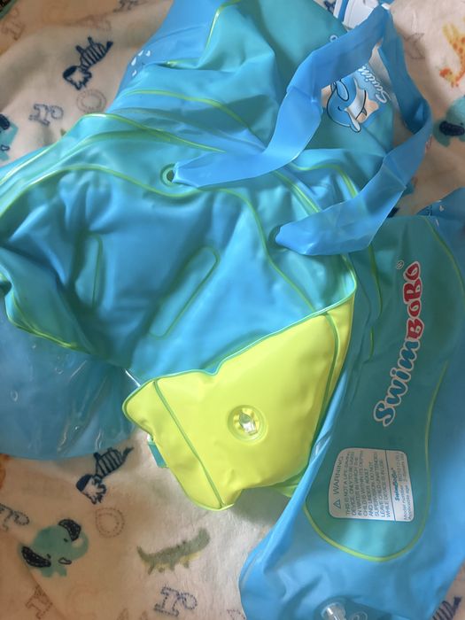 Colac pentru inot bebelusi cu sustinere pentru siguranta !