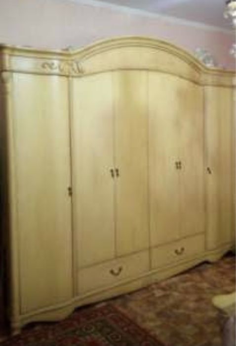 Спальный гарнитур