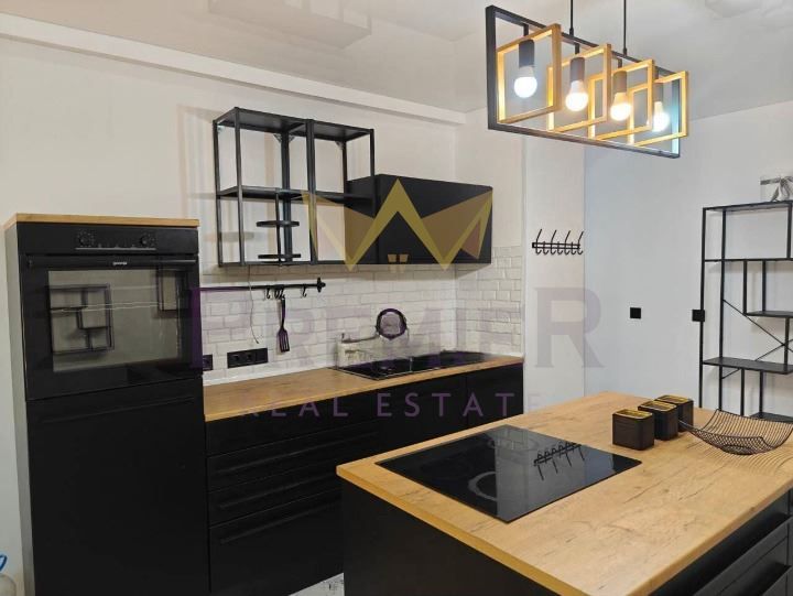 Тристаен в Слънчев бряг