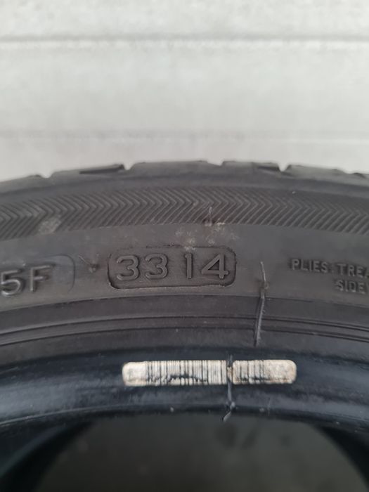 Летни гуми 2 броя BRIDGESTONE Potenza  215 40 17 дот 3314