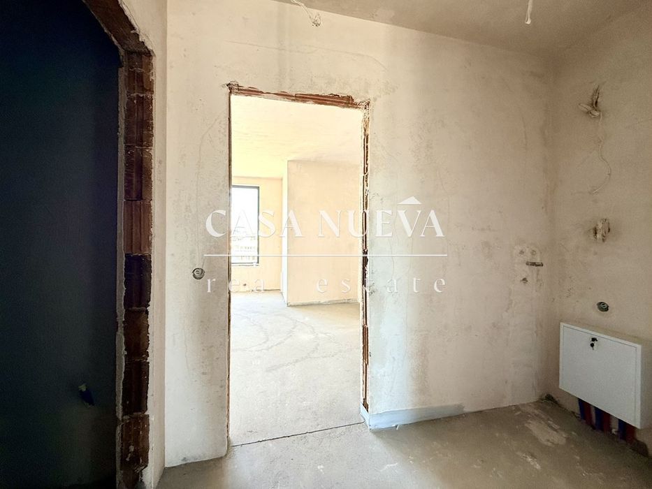 Продава се Двустаен апартамент в София, Павлово - 86 кв.м за 2494 €/кв.м - Снимка #4