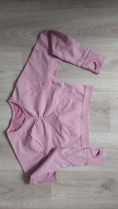 Продам спортивный костюм