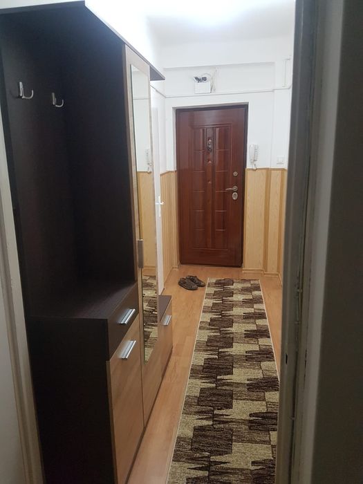 Dau în chirie apartament cu o cameră!