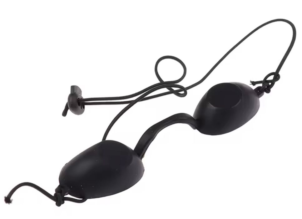 Предпазни очила за клиент