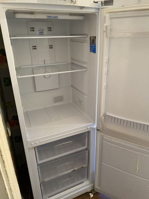 Хололильник indesit