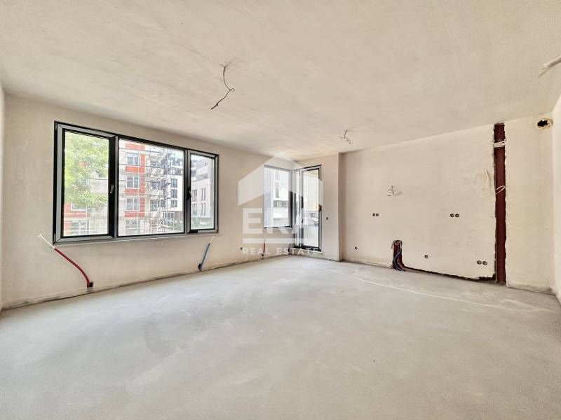 Продава се Тристаен апартамент в София, Кръстова вада - 99 кв.м за 2010 €/кв.м - Снимка #1