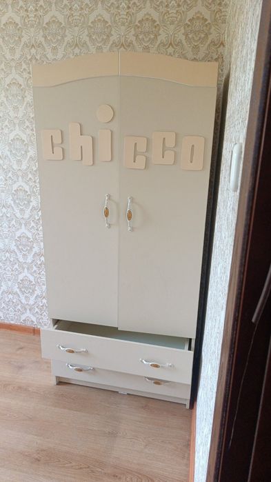 Srochni sotiladi Bolalar shkafi yengiday