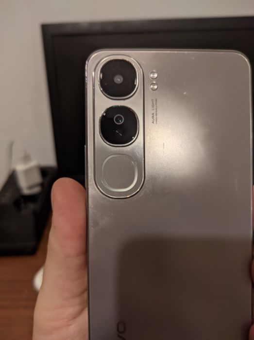 Продам Vivo v40 lite 8/256