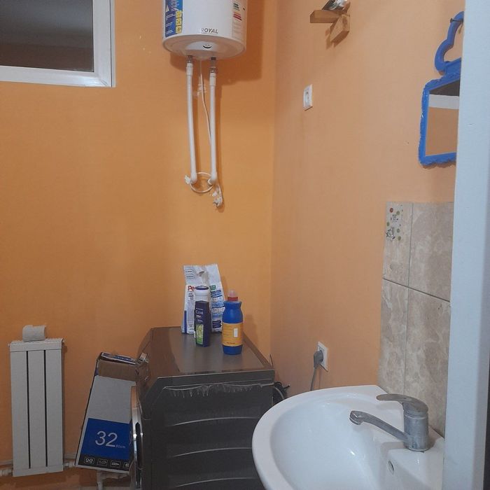 Шахрисабздан квартира сотилади.