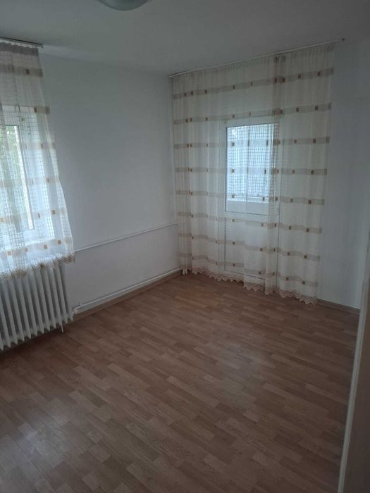 Garsoniera de vanzare strada Lanariei Pitesti Arges