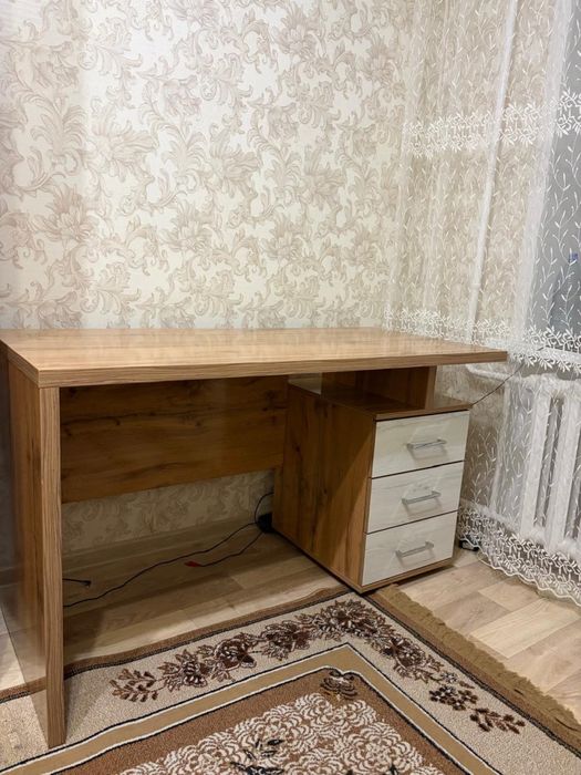 Письменный / компьютерный стол