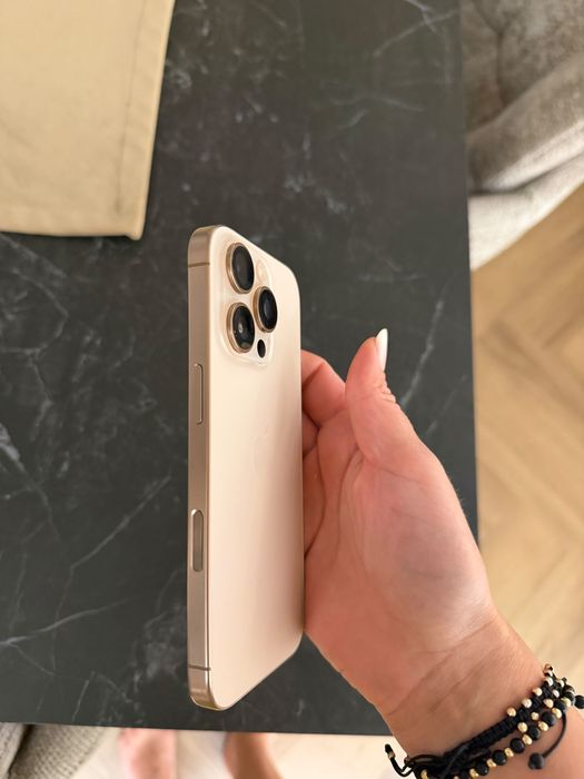 Iphone 16 pro gold