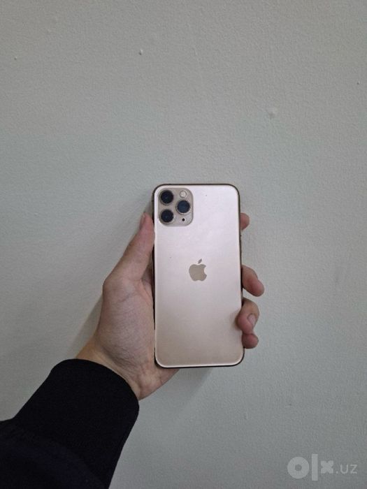 Продается-IPhone 11 Pro с Дубая,аккумулятор 97%,состояние идеал,256/4