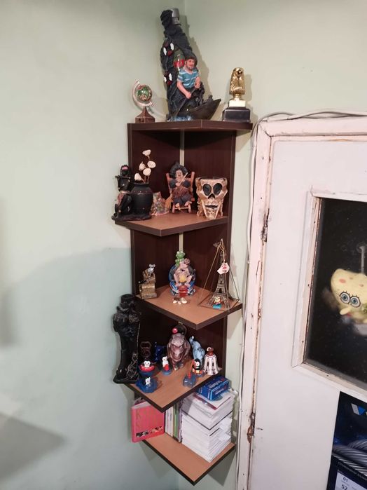 МЕБЕЛИ - (Маси,диван,етажерки,щори,рамка и др)