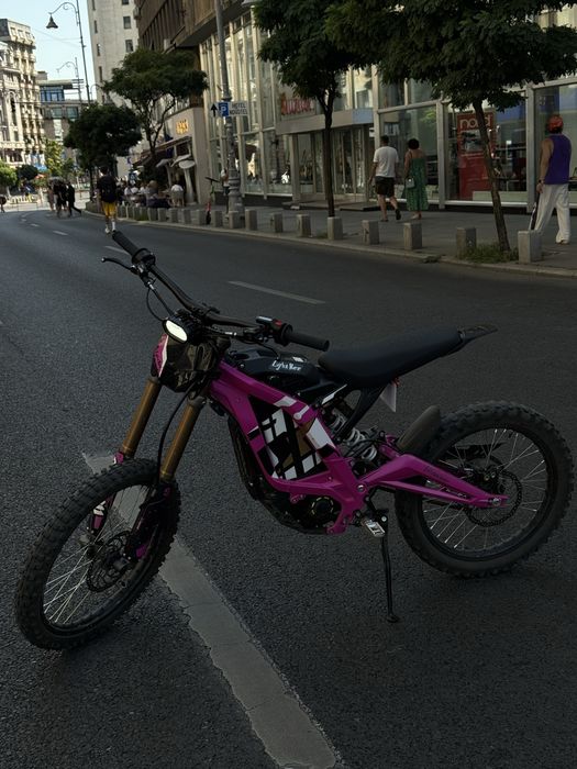Surron lbx  2026 pink editie limitata