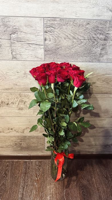 Букет роз шикарный из 19 роз!
