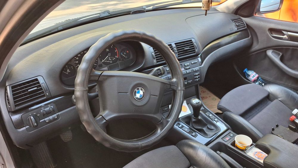 Автомобил БМВ BMW 320
