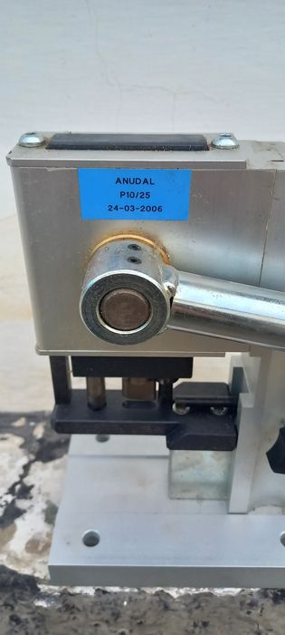 Пресс ручной для пластиковых окон