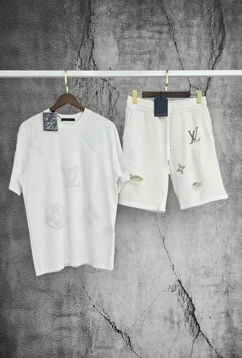 Мъжки къси екипи различни модели