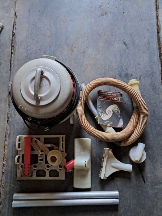 Продаётся пылесос  советский