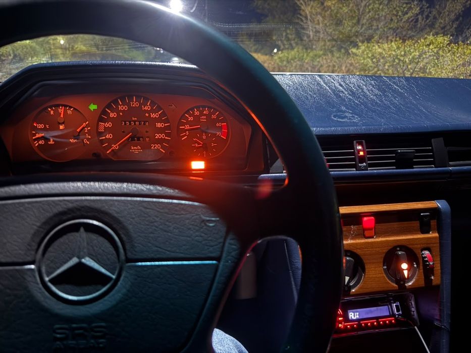 Mercedes Benz E200