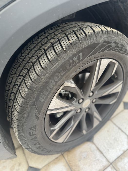 Tracker 2 2023 premier srocno