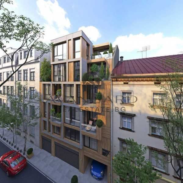 Продава се Тристаен апартамент в Пловдив, Кършияка - 191 кв.м за 2250 €/кв.м - Снимка #1