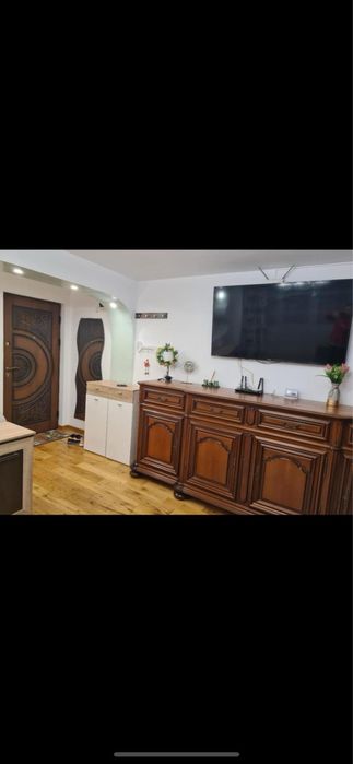 Inchiriez apartament 3 camere