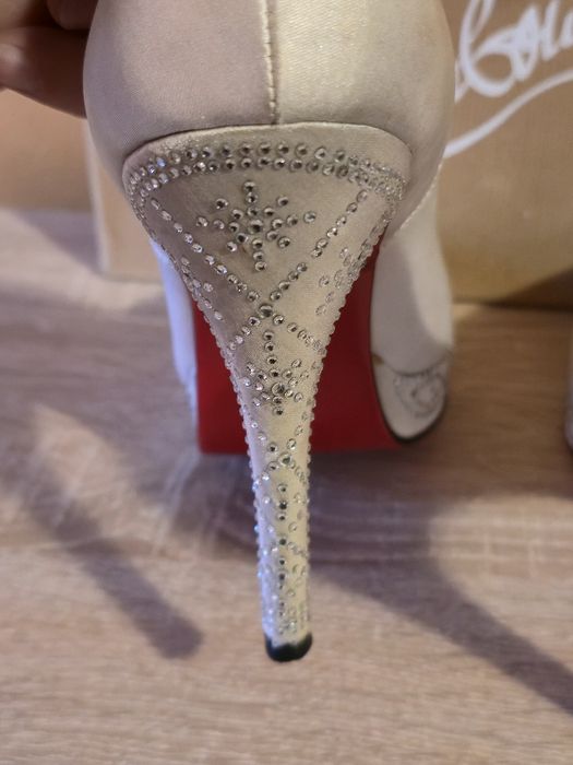 Christian Louboutin оригинални дамски обувки