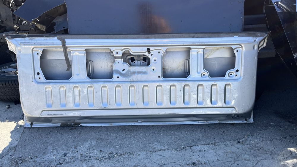 2 броя заден капак/врата от багажник пикап Mitsubishi L200 ClearTec