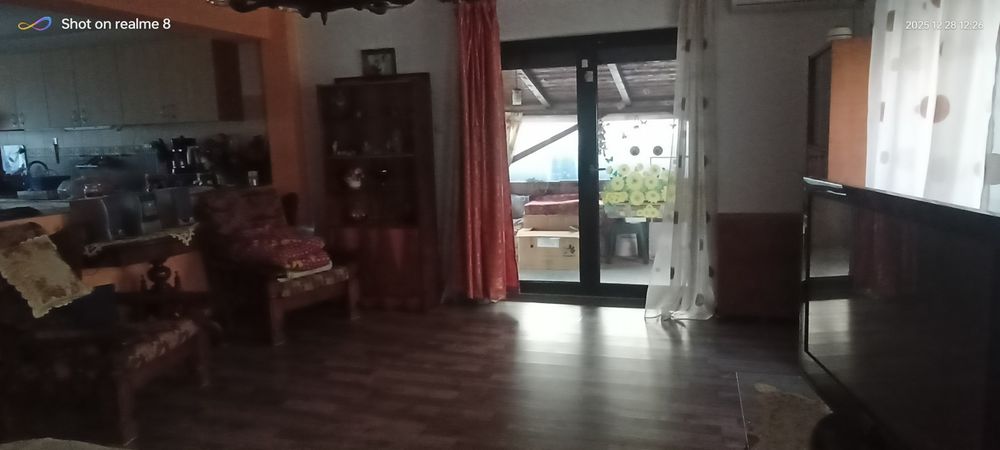 Închiriez studio