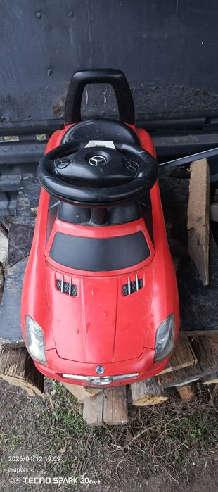 Продам толокар машинку