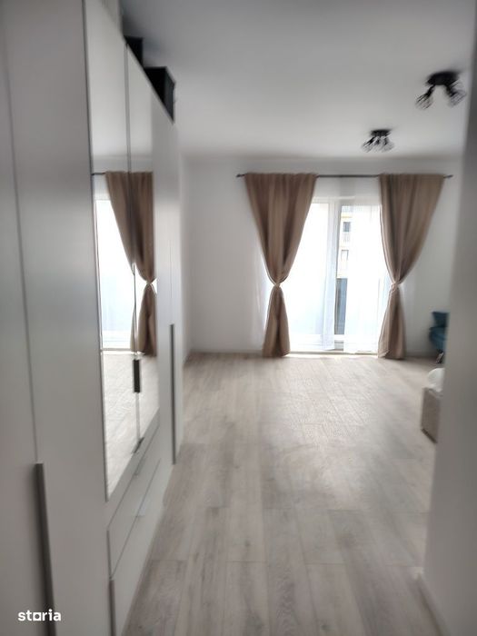 Apartament 1 camera l la cheie l Su 37 mp l zona Eroilor