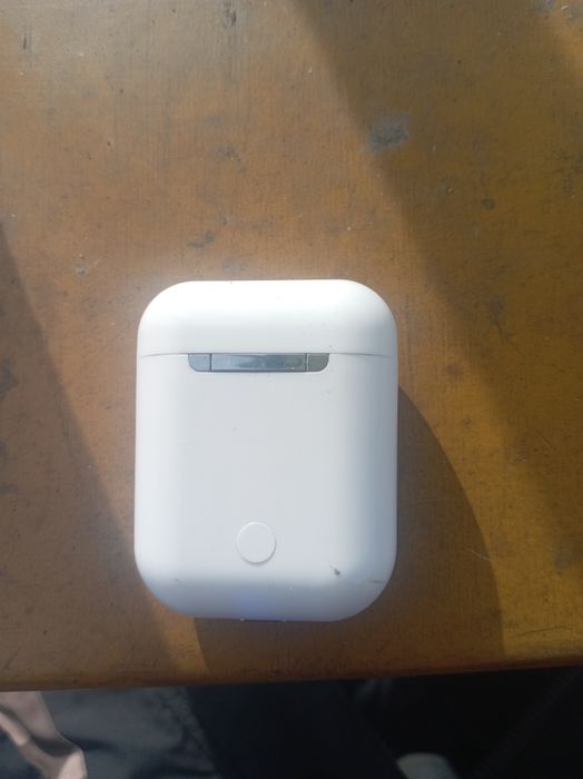 Продам наушники AirPods